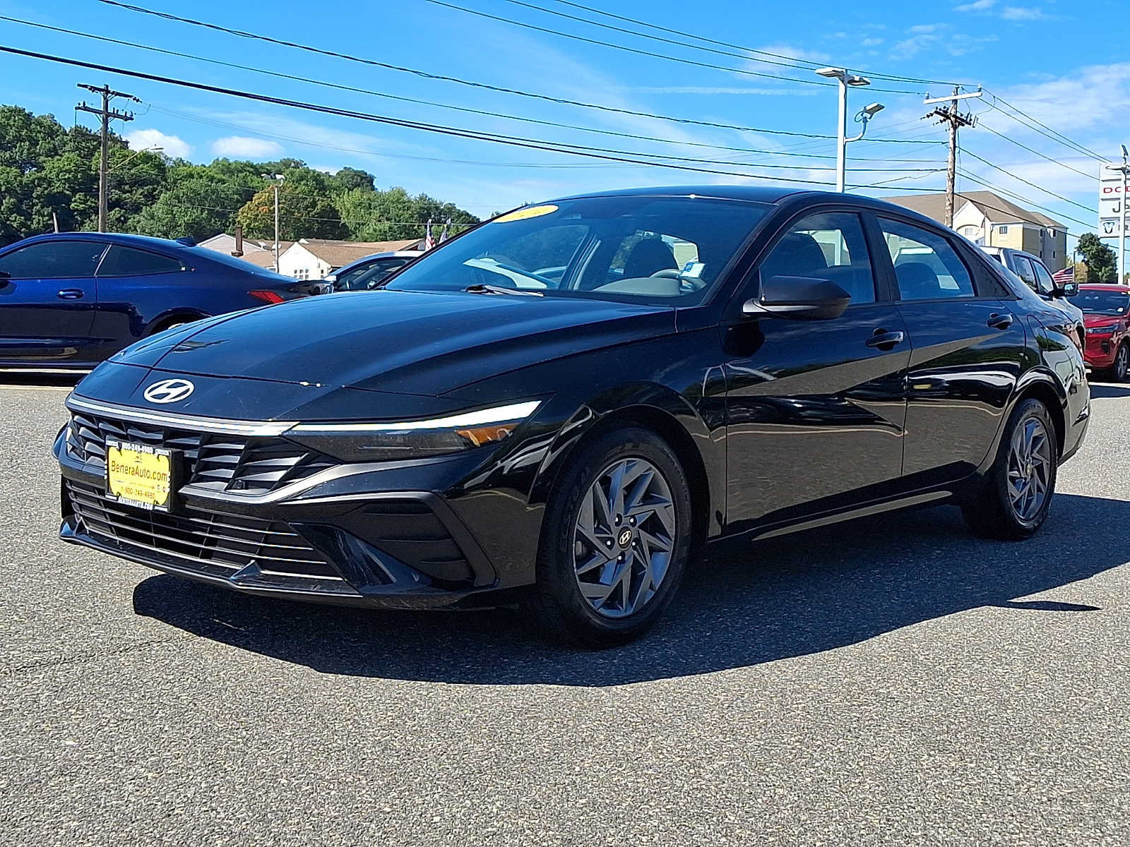 Used 2024 Hyundai Elantra SEL FWD image 3