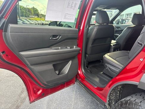 Used 2024 Nissan Pathfinder Rock Creek AWD/4WD image 32