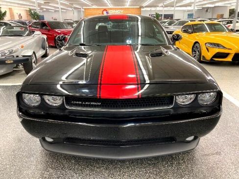 Used 2012 Dodge Challenger SXT image 3