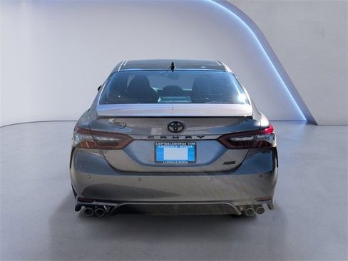 Used 2022 Toyota Camry XSE image 8