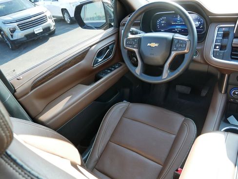 Used 2023 Chevrolet Tahoe High Country AWD/4WD image 16
