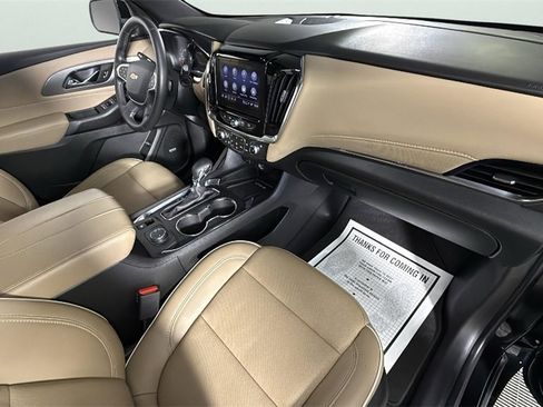 Used 2023 Chevrolet Traverse Premier image 33