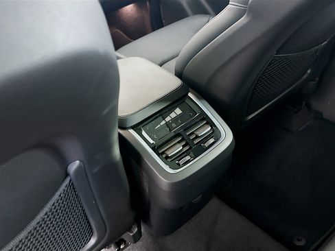 Used 2025 Volvo XC90 B5 Core image 28