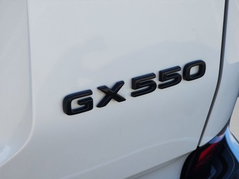 Used 2024 Lexus GX 550 w/ Accessory Package (Z1) AWD/4WD image 42
