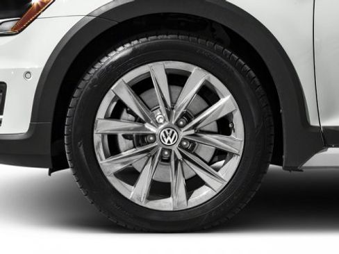 Used 2017 Volkswagen Golf Alltrack SE image 11