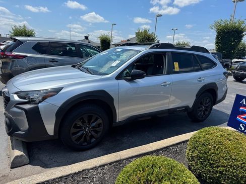 Used 2024 Subaru Outback Onyx Edition AWD/4WD image 3
