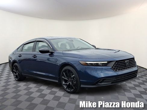 Used 2025 Honda Accord SE image 1