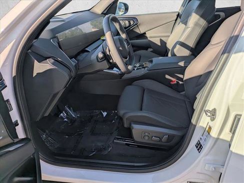 Certified 2025 BMW X3 xDrive30i w/ Convenience Package image 16