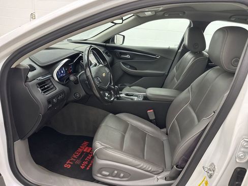 Used 2017 Chevrolet Impala Premier w/ Enhanced Convenience Package image 17