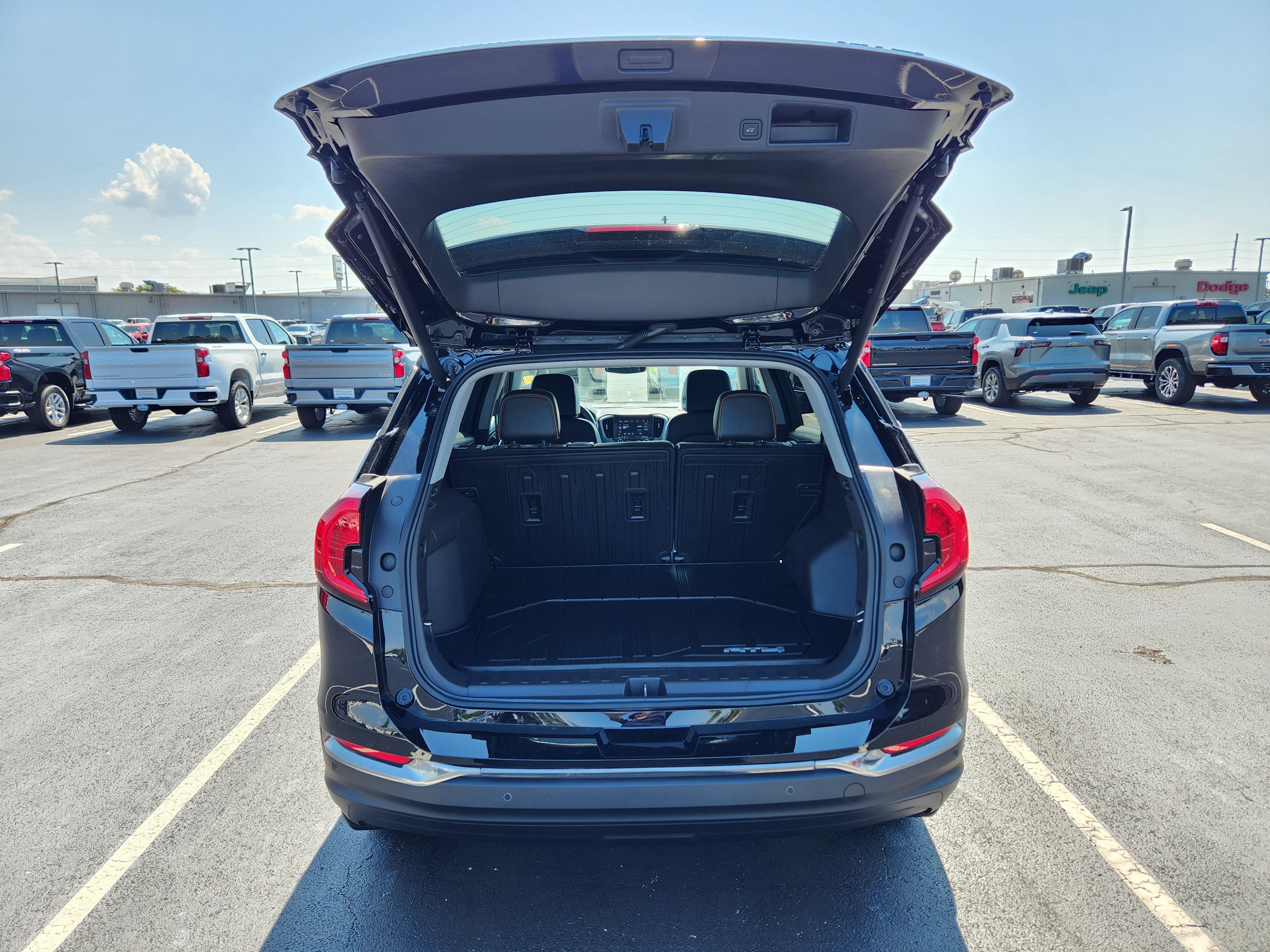 Used 2024 GMC Terrain AT4 w/ Infotainment Package II AWD/4WD image 10