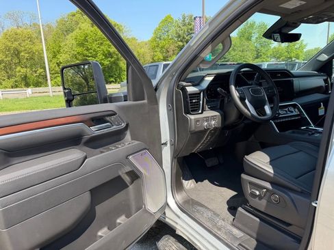 New 2026 GMC Sierra 2500 Denali w/ Denali Reserve Package AWD/4WD image 16