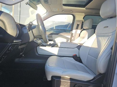 Used 2025 Ford Expedition Max Platinum image 5