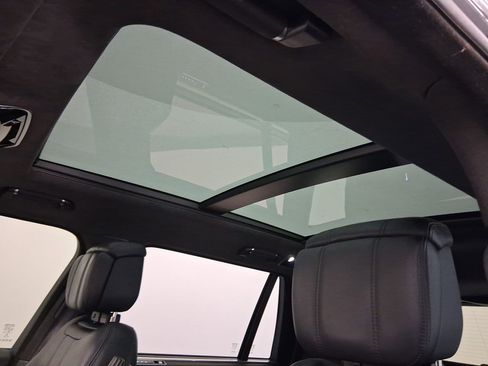 Used 2020 Land Rover Range Rover Long Wheelbase HSE image 9