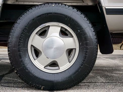 Used 1998 Chevrolet Silverado 1500 4x4 Extended Cab w/ Preferred Equipment Group 2 image 35