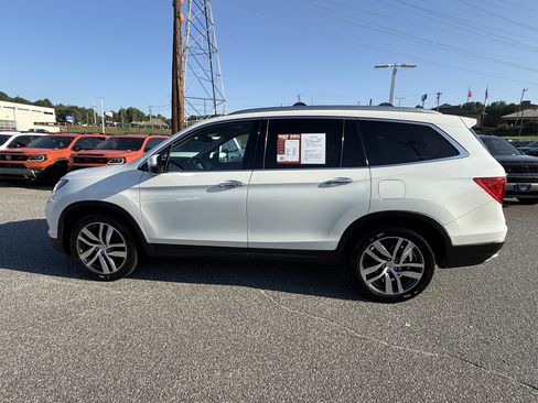 Used 2016 Honda Pilot Touring image 7