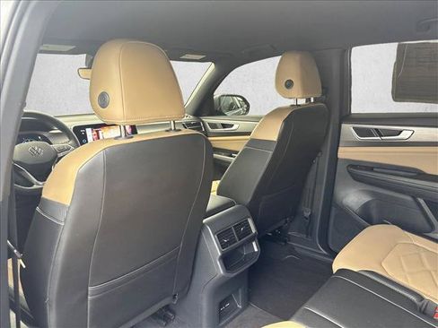 Used 2024 Volkswagen Atlas Cross Sport SE FWD image 20