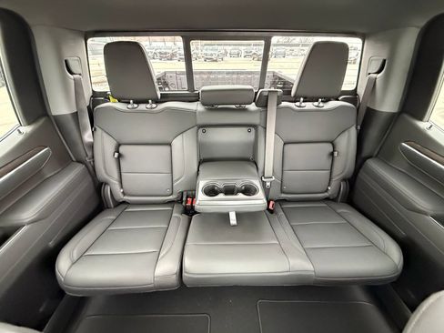 New 2026 GMC Sierra 1500 SLT w/ SLT Premium Package image 22