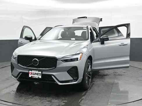 New 2026 Volvo XC60 B5 Ultra w/ Climate Package AWD/4WD image 40
