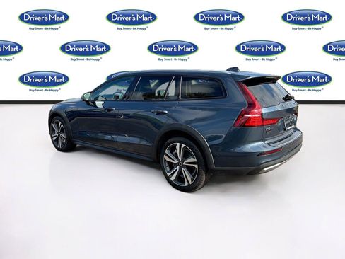 Used 2025 Volvo V60 B5 Cross Country Plus AWD/4WD image 5