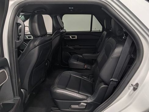 Used 2020 Ford Explorer XLT w/ Equipment Group 202A AWD/4WD image 28