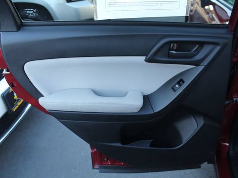 Used 2015 Subaru Forester 2.5i Premium AWD/4WD image 21