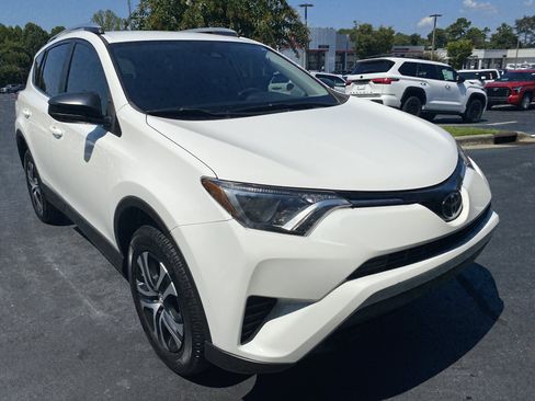 Used 2017 Toyota RAV4 LE FWD image 17