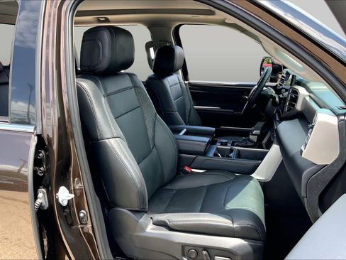 Used 2023 Toyota Tundra Limited AWD/4WD image 9