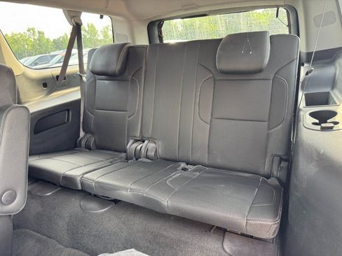 Used 2018 Chevrolet Suburban Premier AWD/4WD image 17