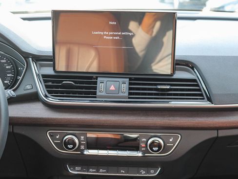 Used 2024 Audi Q5 2.0T Premium image 14