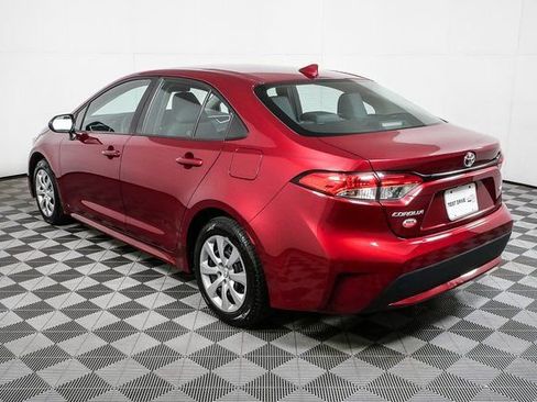 Used 2022 Toyota Corolla LE image 3