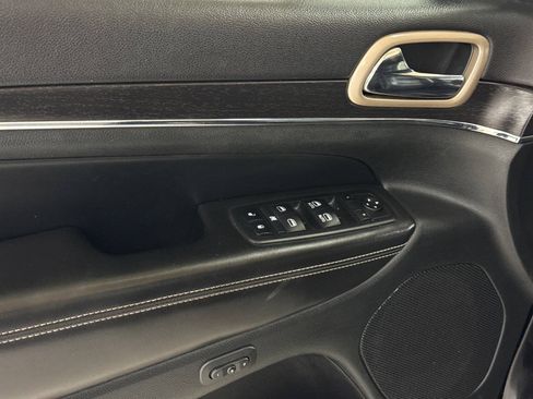 Used 2014 Jeep Grand Cherokee Limited AWD/4WD image 29