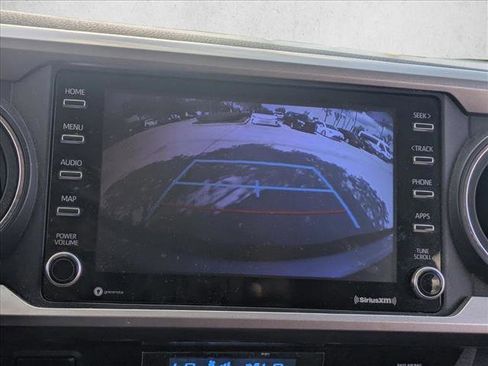 Used 2021 Toyota Tacoma SR5 w/ Trail Edition image 15