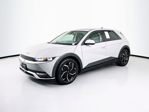 Used 2024 Hyundai Ioniq 5 SEL image 3