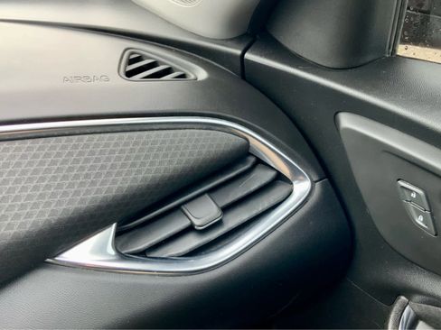 Used 2017 Chevrolet Malibu LT image 48