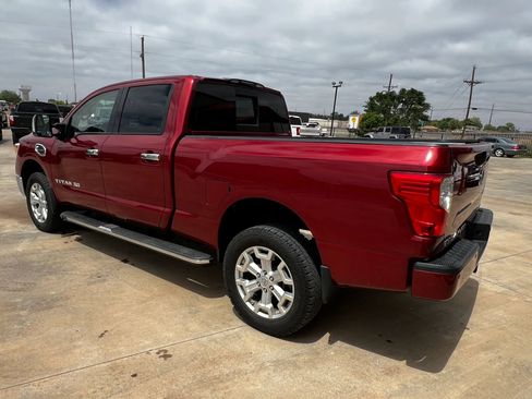 Used 2017 Nissan Titan SL AWD/4WD image 6