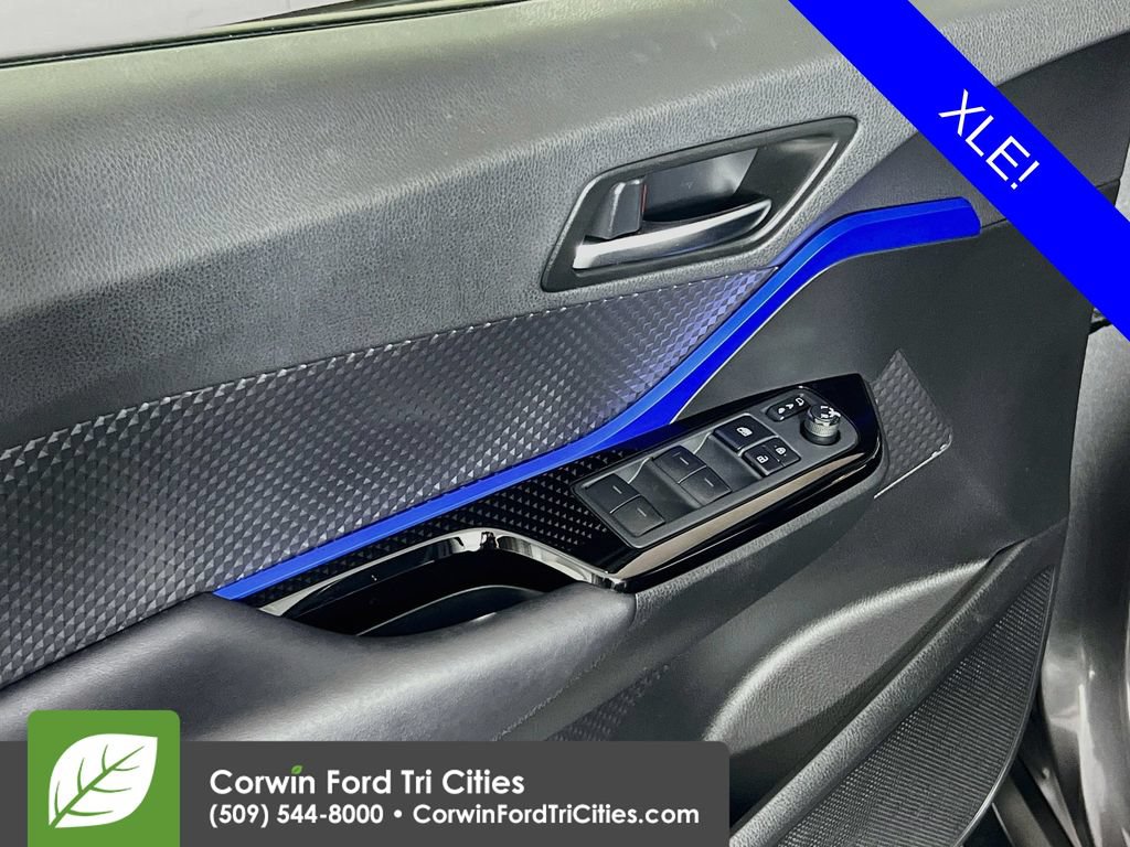 Used 2021 Toyota C-HR XLE FWD image 12
