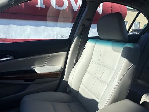 Used 2011 Honda Accord EX-L image 23
