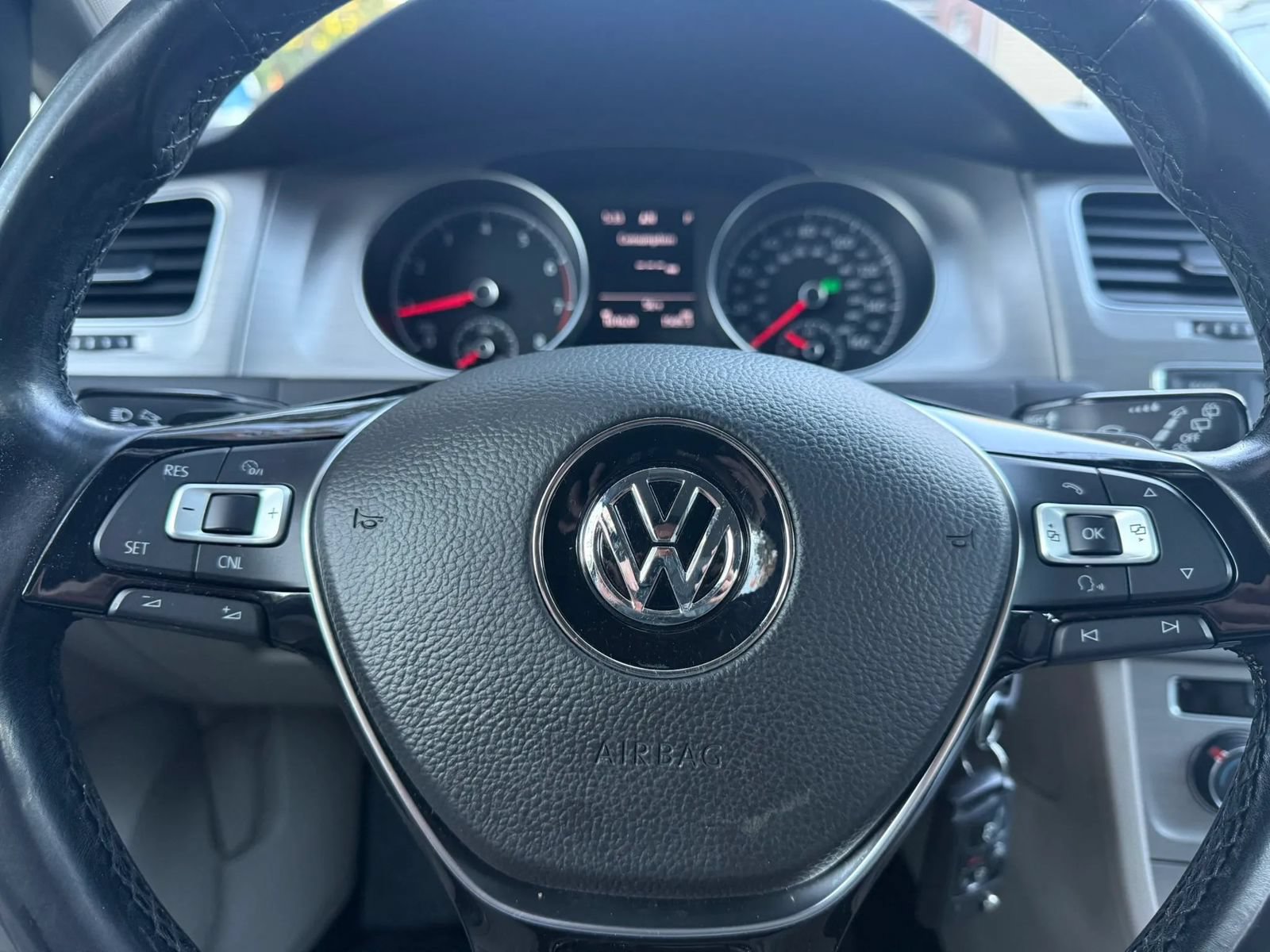 Used 2016 Volkswagen Golf S FWD image 13