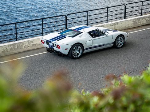 Used 2006 Ford GT RWD image 8
