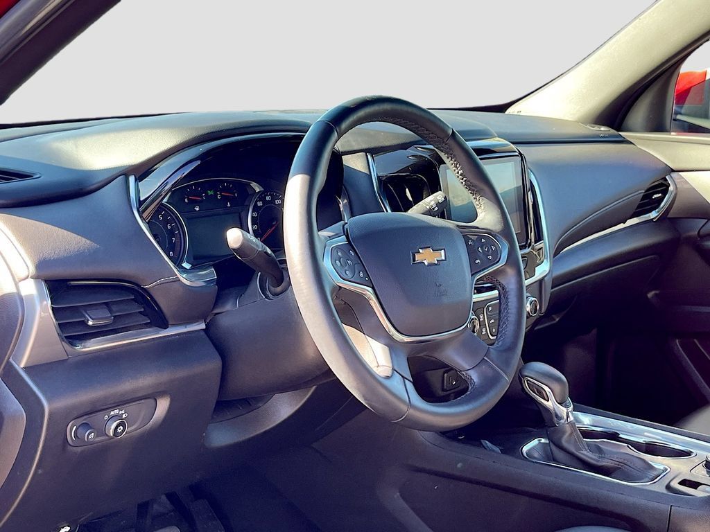 Used 2023 Chevrolet Traverse LT w/ LPO, Floor Liner Package AWD/4WD image 9
