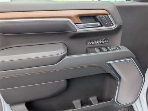 New 2026 Chevrolet Silverado 1500 High Country AWD/4WD image 15