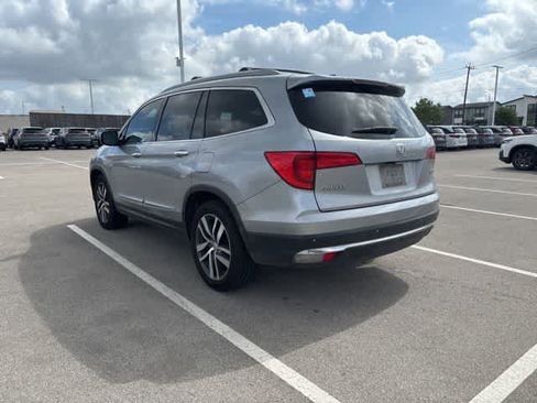 Used 2017 Honda Pilot Touring image 3