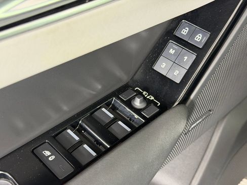 Used 2024 Land Rover Range Rover Velar Dynamic SE AWD/4WD image 14