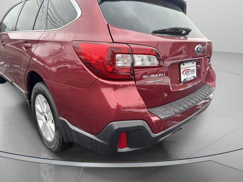 Used 2018 Subaru Outback 2.5i Premium image 7