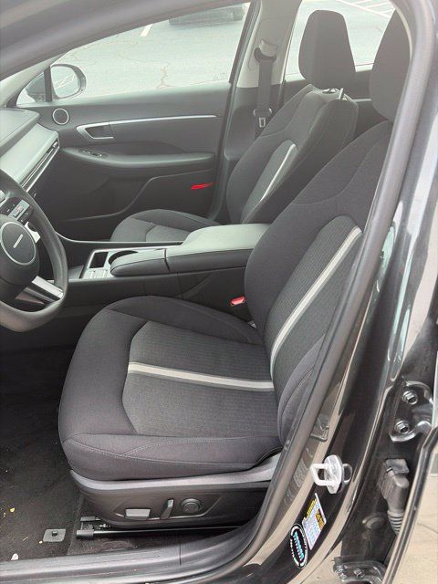 Used 2025 Hyundai Sonata SEL FWD image 5
