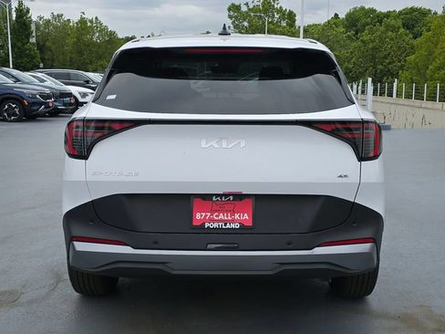 New 2026 Kia Sportage LX w/ LX Convenience Package AWD/4WD image 4