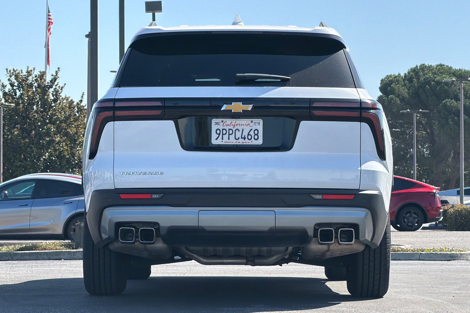 Used 2025 Chevrolet Traverse LT FWD image 5