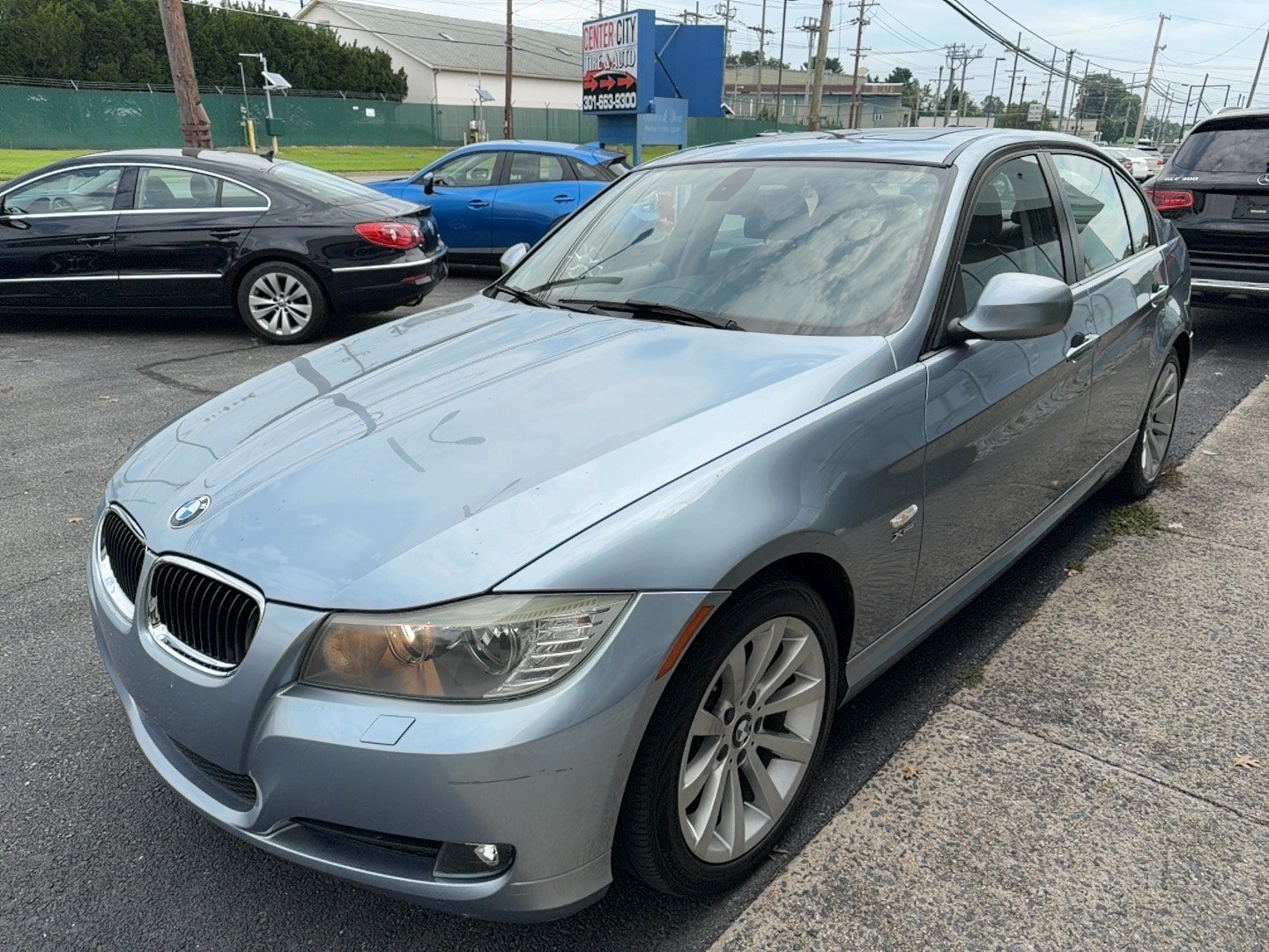 Used 2011 BMW 328i xDrive Sedan AWD/4WD image 5