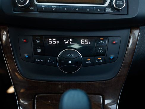 Used 2015 Nissan Sentra SL image 31