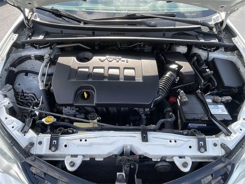 Used 2014 Toyota Corolla S image 14